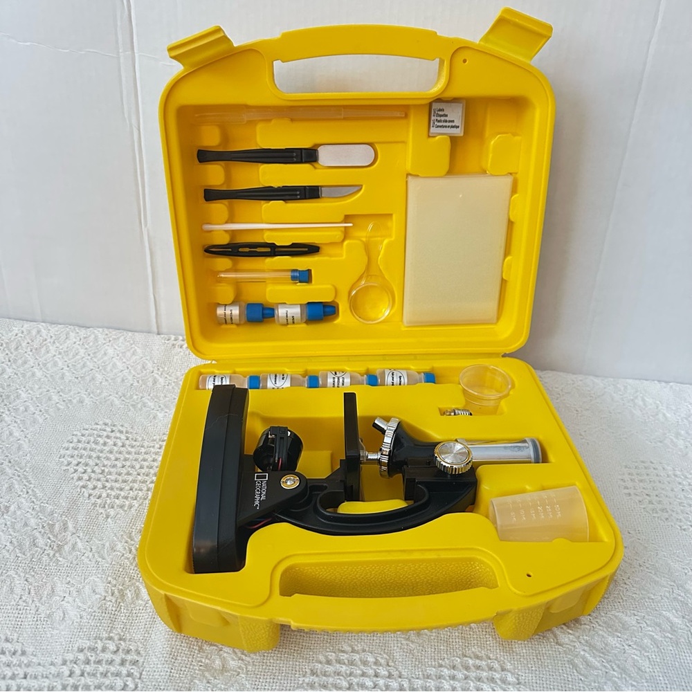 National Geographic Microscope Set 300x 600x, and 1200x Magnification